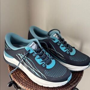 Black and Blue Athletic Shoes with Breathable Mesh and Cushioned Sole
